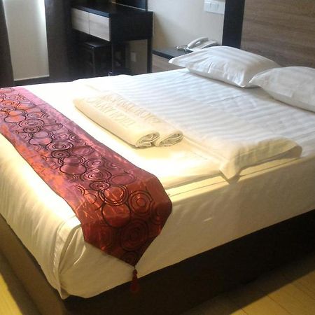 Galaxy Hotel Simpang Ampat  Eksteriør billede