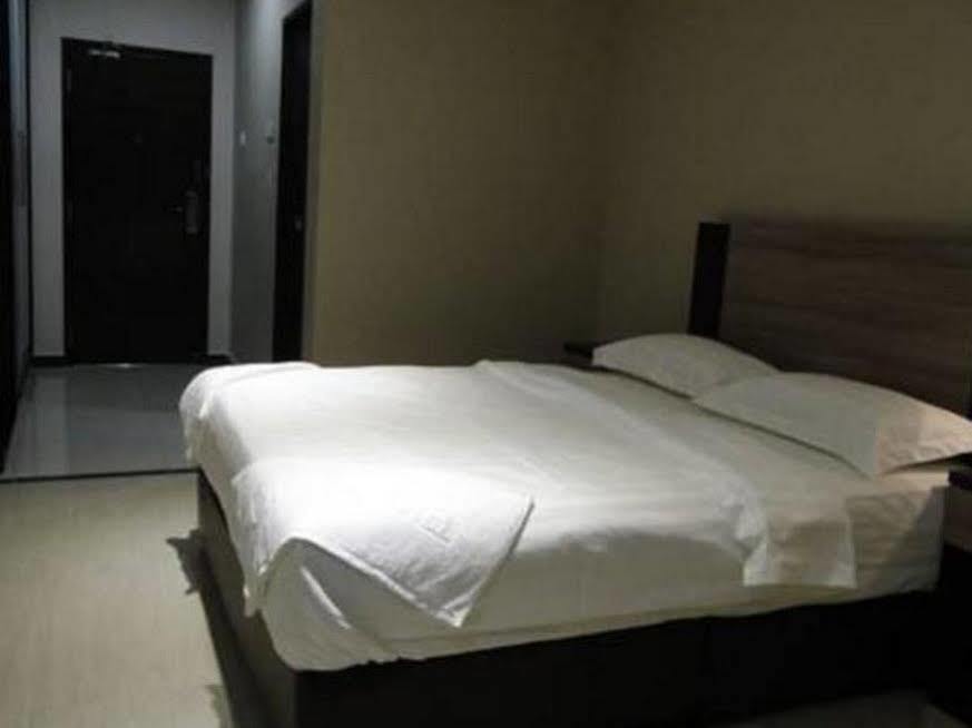Galaxy Hotel Simpang Ampat  Eksteriør billede